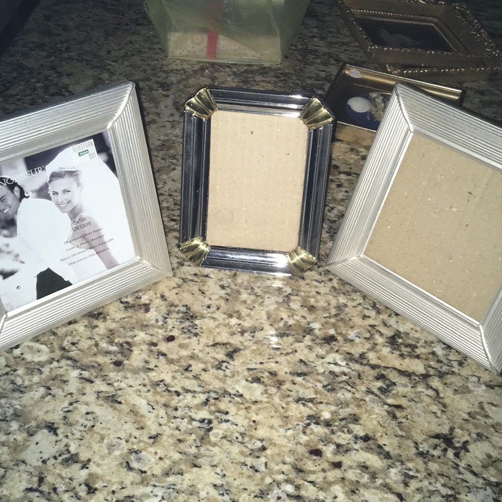 No Brand picture frames  In great condition